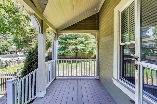 2 Elm St 1, Wellesley, MA 02481