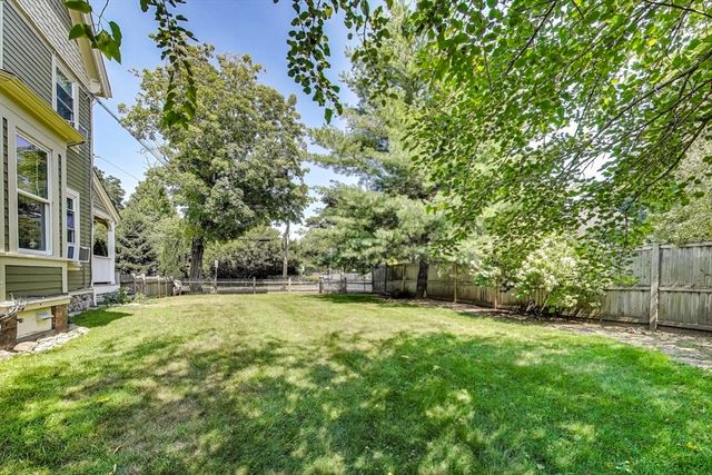 2 Elm St 1, Wellesley, MA 02481