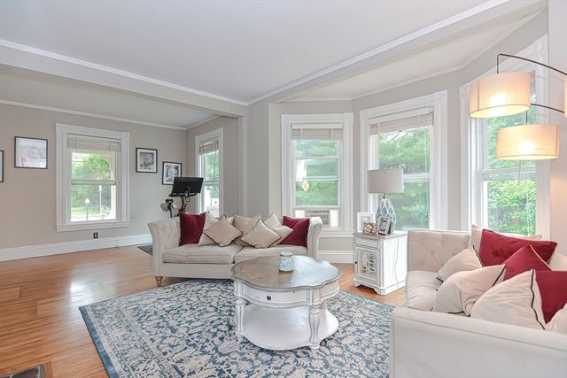 2 Elm St 1, Wellesley, MA 02481