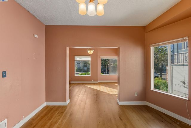 874 52Nd St, Oakland, CA 94608