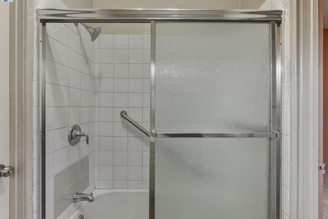 874 52Nd St, Oakland, CA 94608