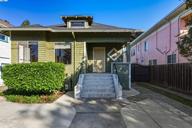 874 52Nd St, Oakland, CA 94608