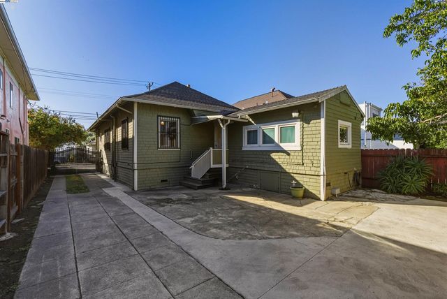 874 52Nd St, Oakland, CA 94608