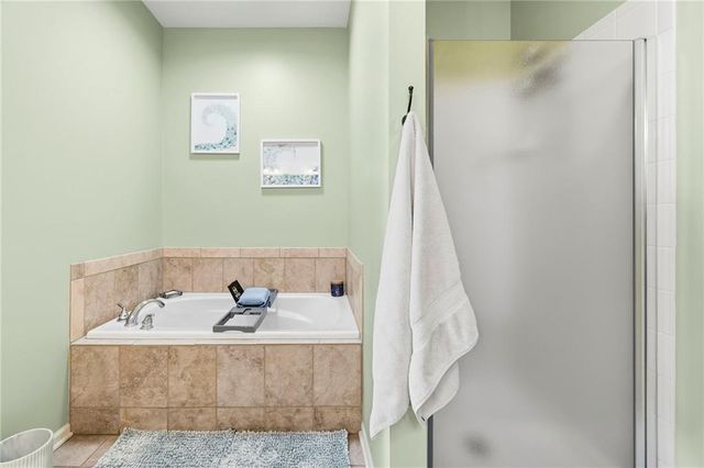 15832 W 61ST Street, Shawnee, KS 66217