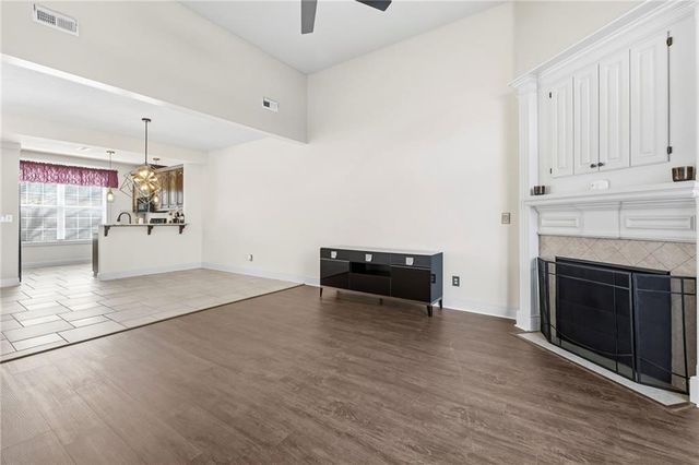 15832 W 61ST Street, Shawnee, KS 66217