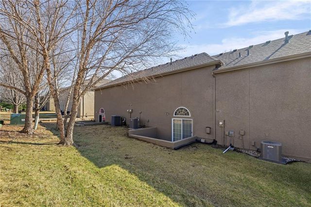 15832 W 61ST Street, Shawnee, KS 66217