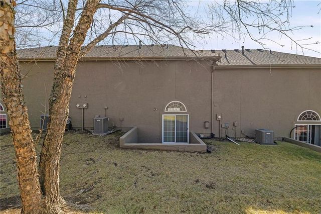 15832 W 61ST Street, Shawnee, KS 66217