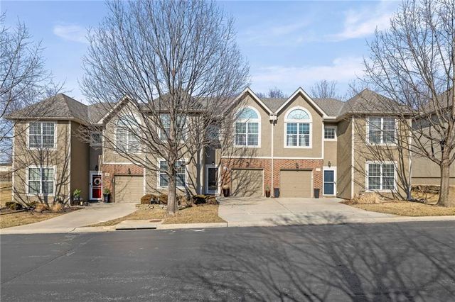 15832 W 61ST Street, Shawnee, KS 66217