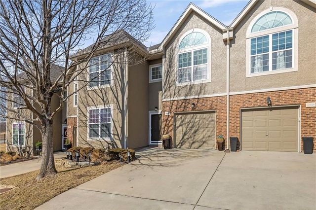 15832 W 61ST Street, Shawnee, KS 66217