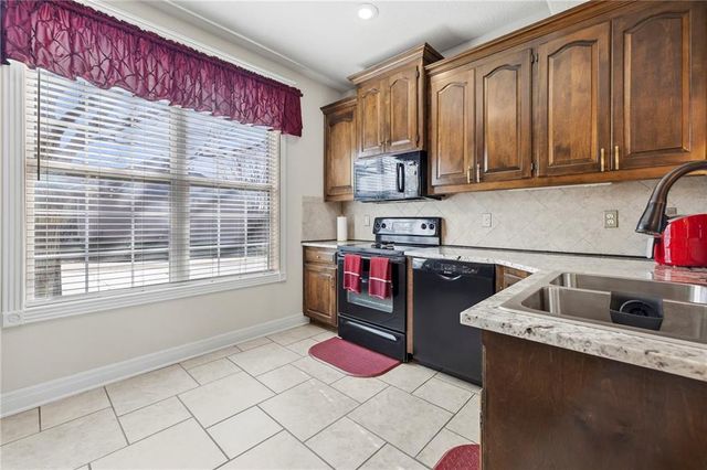 15832 W 61ST Street, Shawnee, KS 66217