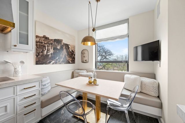 1040 N Lake Shore Drive 4C, Chicago, IL 60611