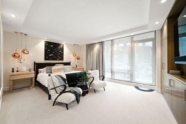 1040 N Lake Shore Drive 4C, Chicago, IL 60611