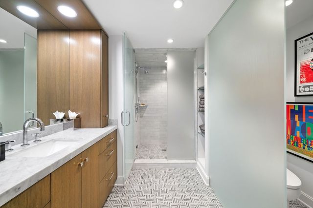 1040 N Lake Shore Drive 4C, Chicago, IL 60611