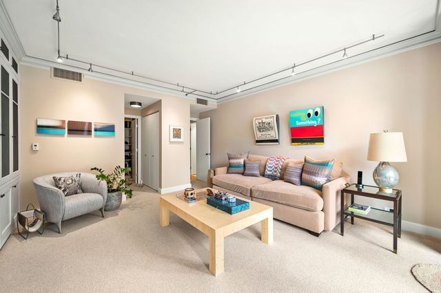 1040 N Lake Shore Drive 4C, Chicago, IL 60611