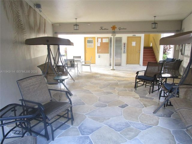 5111 W Oakland Park Boulevard 305, Lauderdale Lakes, FL 33313