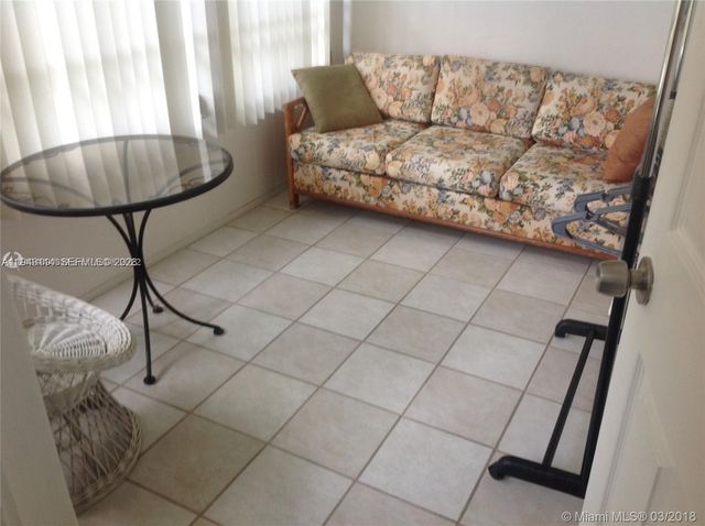 5111 W Oakland Park Boulevard 305, Lauderdale Lakes, FL 33313