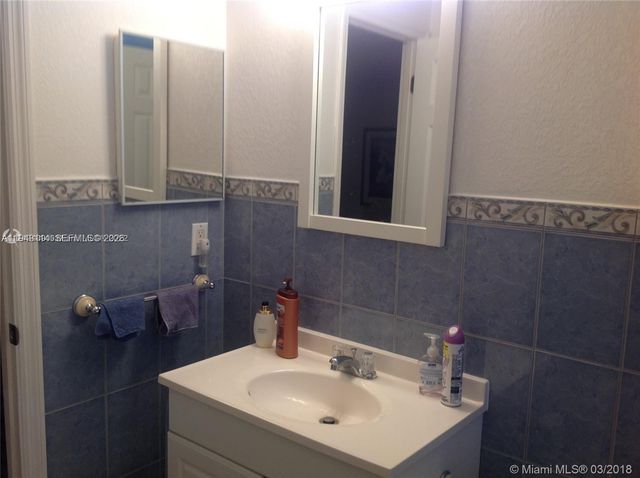 5111 W Oakland Park Boulevard 305, Lauderdale Lakes, FL 33313