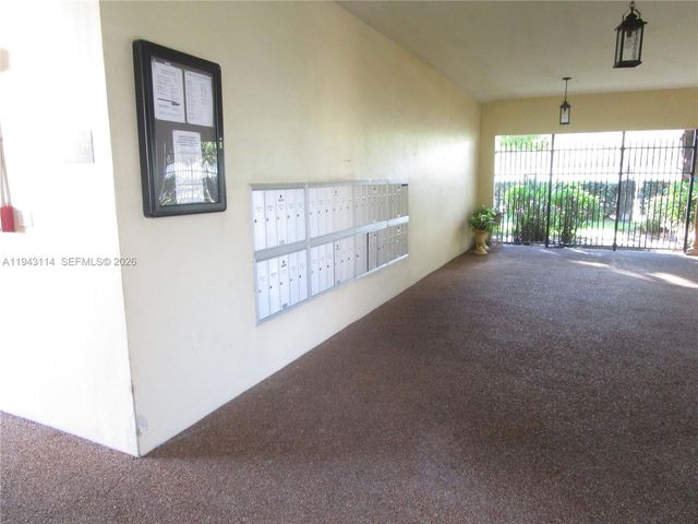 5111 W Oakland Park Boulevard 305, Lauderdale Lakes, FL 33313