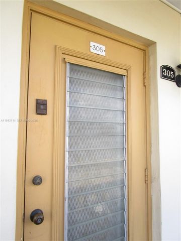 5111 W Oakland Park Boulevard 305, Lauderdale Lakes, FL 33313