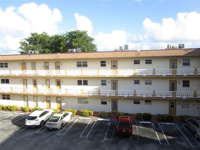 5111 W Oakland Park Boulevard 305, Lauderdale Lakes, FL 33313