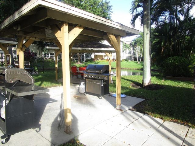 5111 W Oakland Park Boulevard 305, Lauderdale Lakes, FL 33313