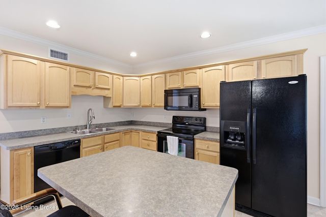 3622 Stonyrun Dr, Louisville, KY 40220