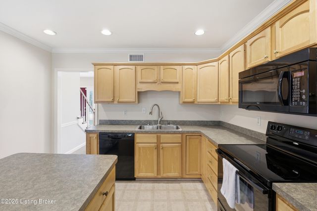 3622 Stonyrun Dr, Louisville, KY 40220