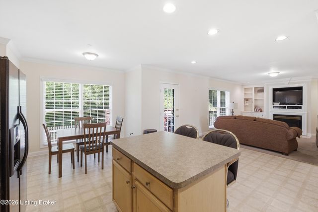 3622 Stonyrun Dr, Louisville, KY 40220