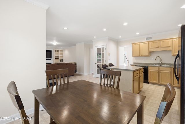3622 Stonyrun Dr, Louisville, KY 40220