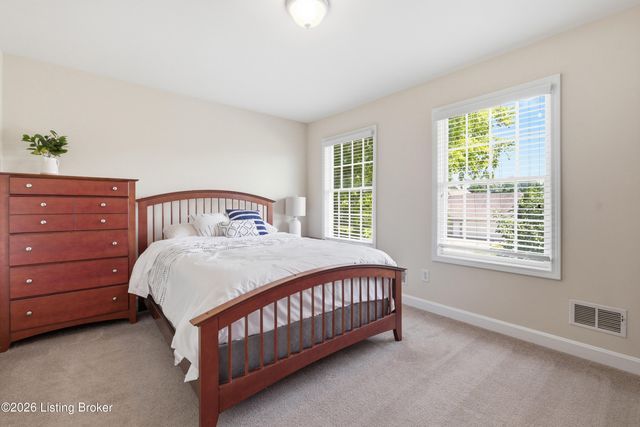 3622 Stonyrun Dr, Louisville, KY 40220