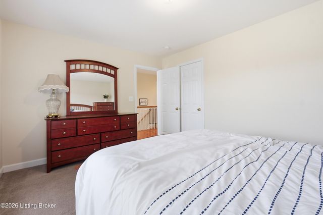 3622 Stonyrun Dr, Louisville, KY 40220