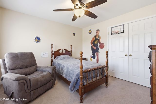 3622 Stonyrun Dr, Louisville, KY 40220