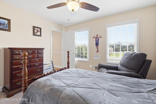 3622 Stonyrun Dr, Louisville, KY 40220