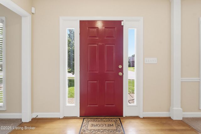 3622 Stonyrun Dr, Louisville, KY 40220