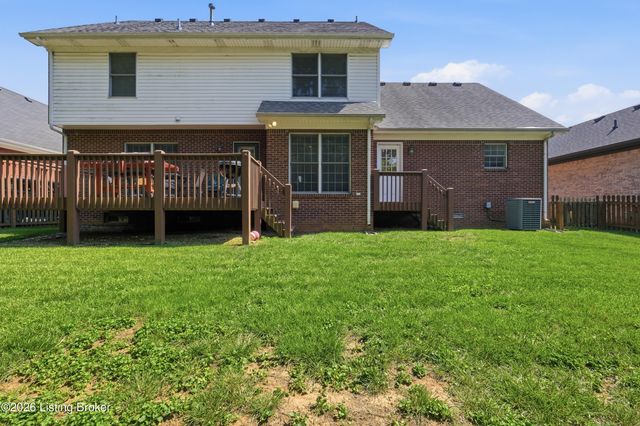 3622 Stonyrun Dr, Louisville, KY 40220