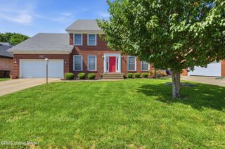 3622 Stonyrun Dr, Louisville, KY 40220