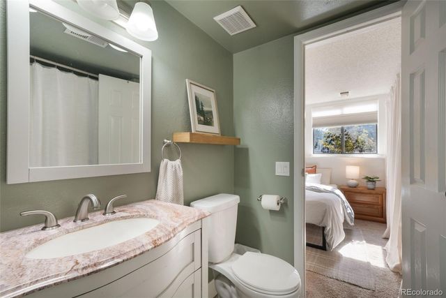 10229 E Peakview Avenue, Englewood, CO 80111