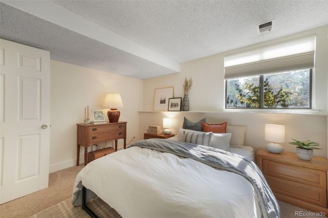 10229 E Peakview Avenue, Englewood, CO 80111