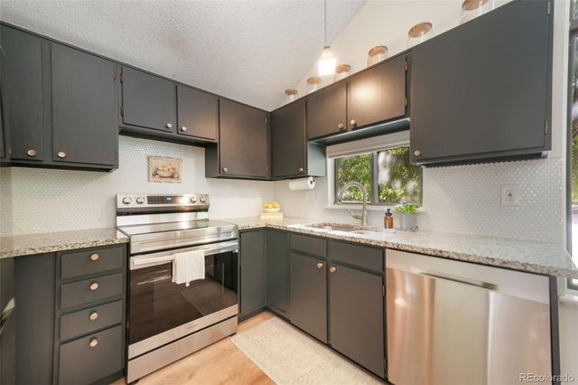 10229 E Peakview Avenue, Englewood, CO 80111