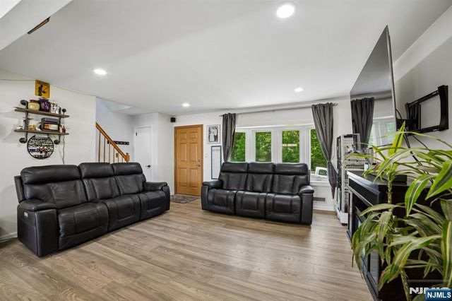 23 Moore Road, West Milford, NJ 07480