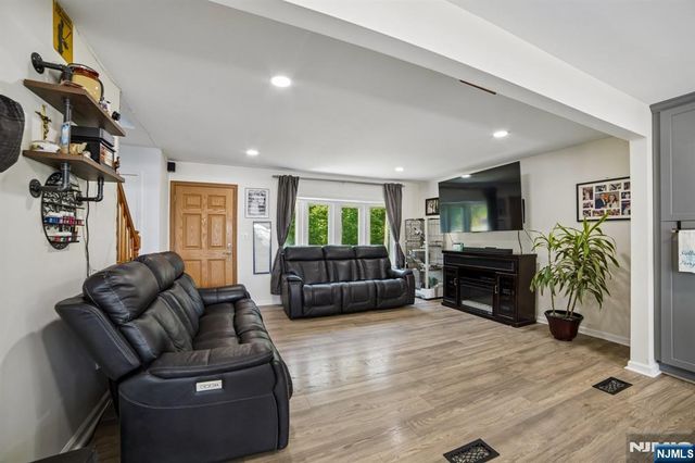 23 Moore Road, West Milford, NJ 07480