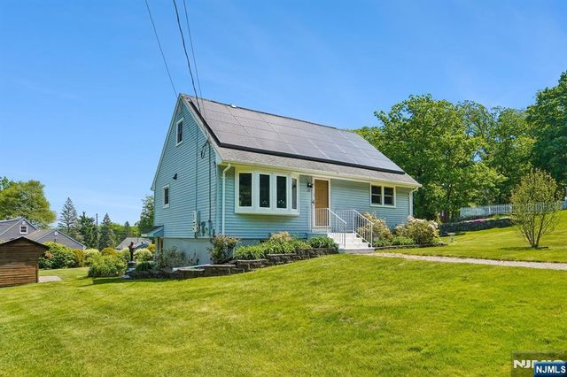 23 Moore Road, West Milford, NJ 07480