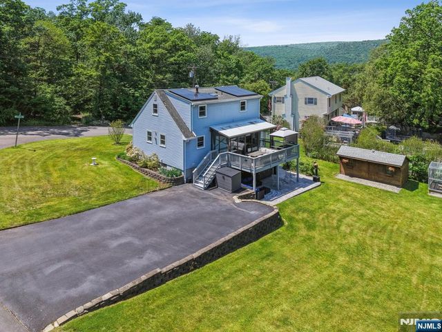 23 Moore Road, West Milford, NJ 07480