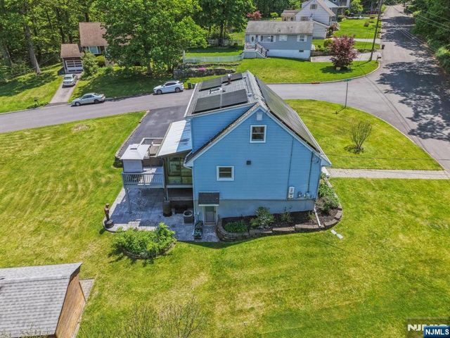 23 Moore Road, West Milford, NJ 07480