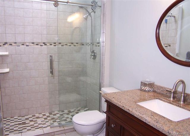 38 Huntingdale Way, Middle Island, NY 11953