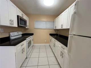 5600 NW 15th St 6, Lauderhill, FL 33313