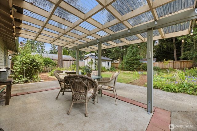 8324 Lake Forest Drive SE, Olympia, WA 98503