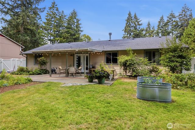 8324 Lake Forest Drive SE, Olympia, WA 98503