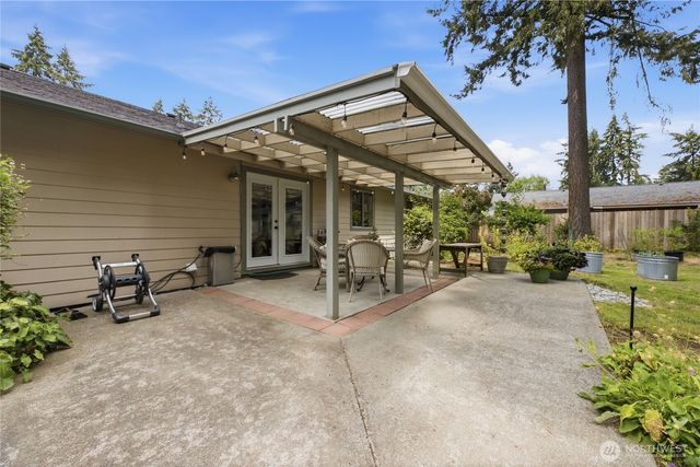 8324 Lake Forest Drive SE, Olympia, WA 98503
