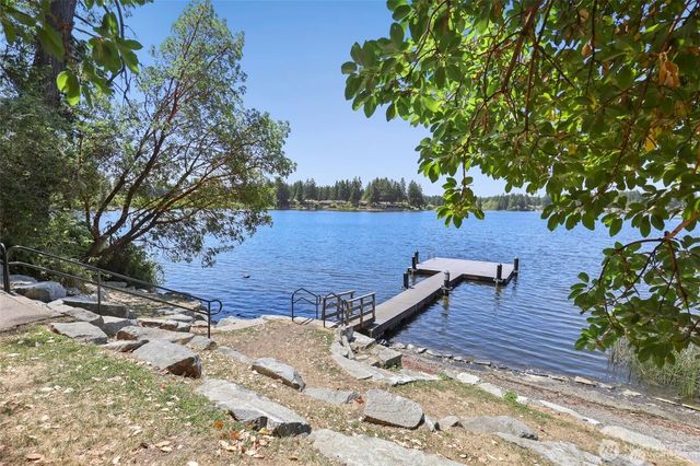 8324 Lake Forest Drive SE, Olympia, WA 98503